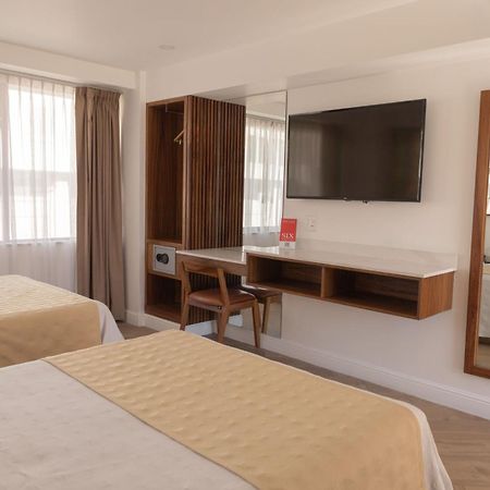 Six Hotel Guadalajara Degollado מראה חיצוני תמונה