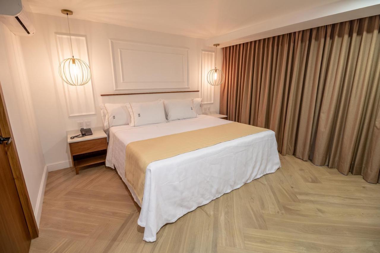 Six Hotel Guadalajara Degollado מראה חיצוני תמונה