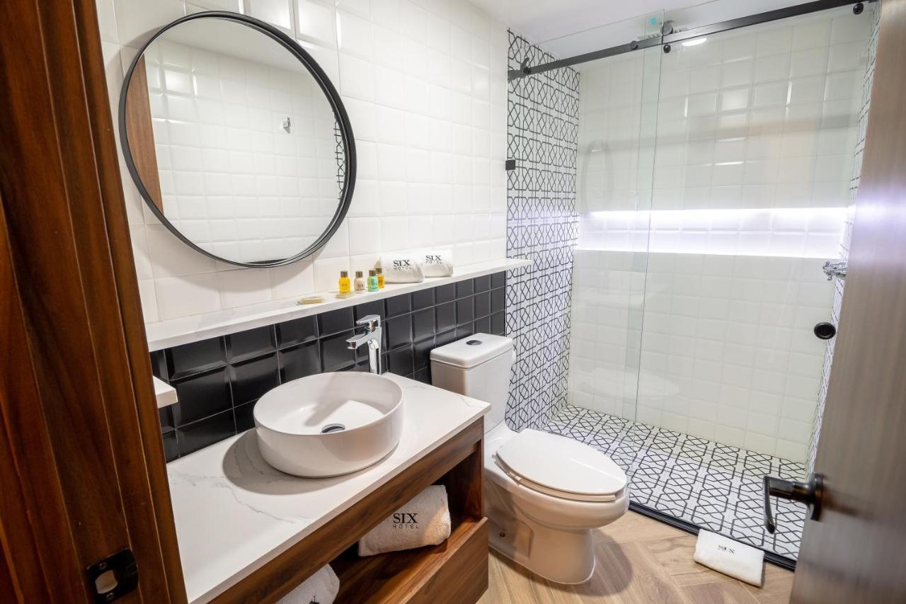 Six Hotel Guadalajara Degollado מראה חיצוני תמונה