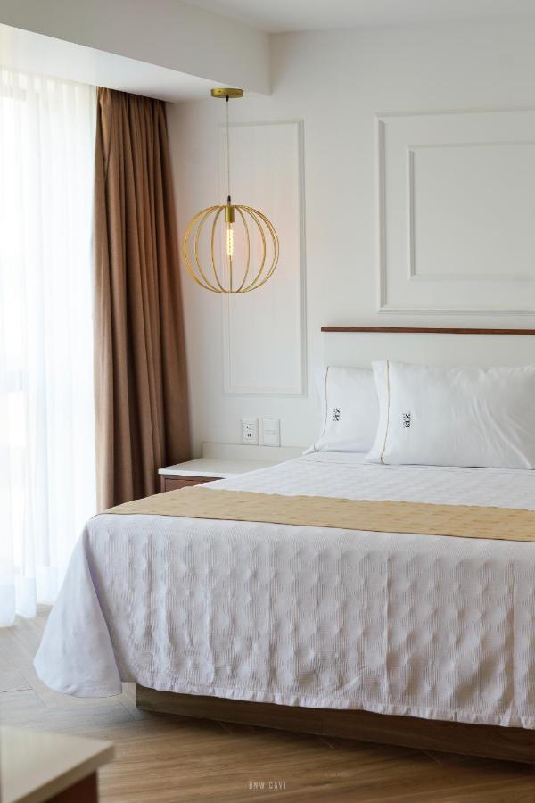 Six Hotel Guadalajara Degollado מראה חיצוני תמונה