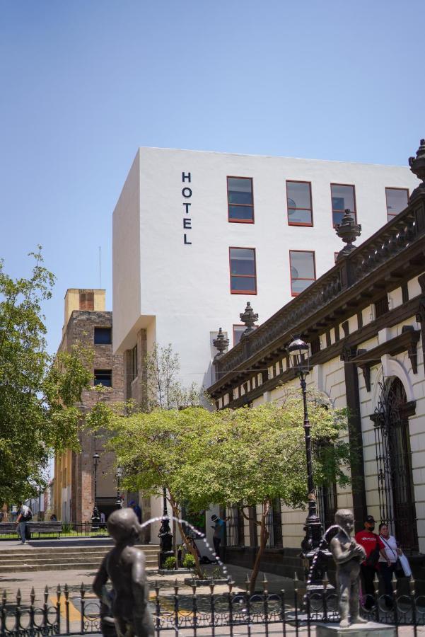Six Hotel Guadalajara Degollado מראה חיצוני תמונה