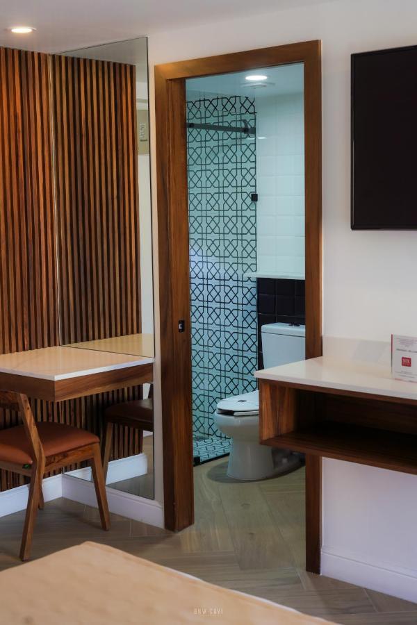 Six Hotel Guadalajara Degollado מראה חיצוני תמונה