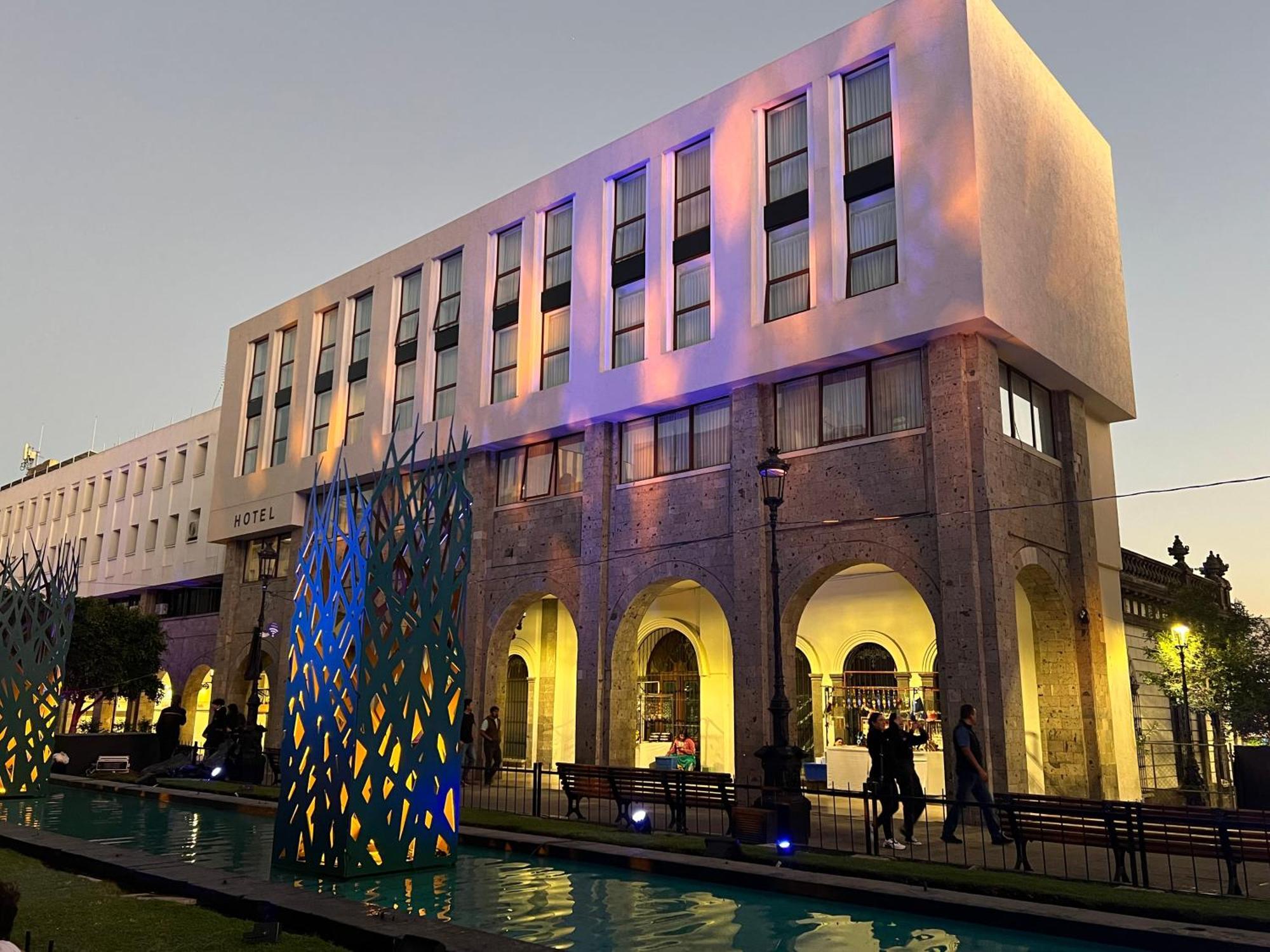 Six Hotel Guadalajara Degollado מראה חיצוני תמונה