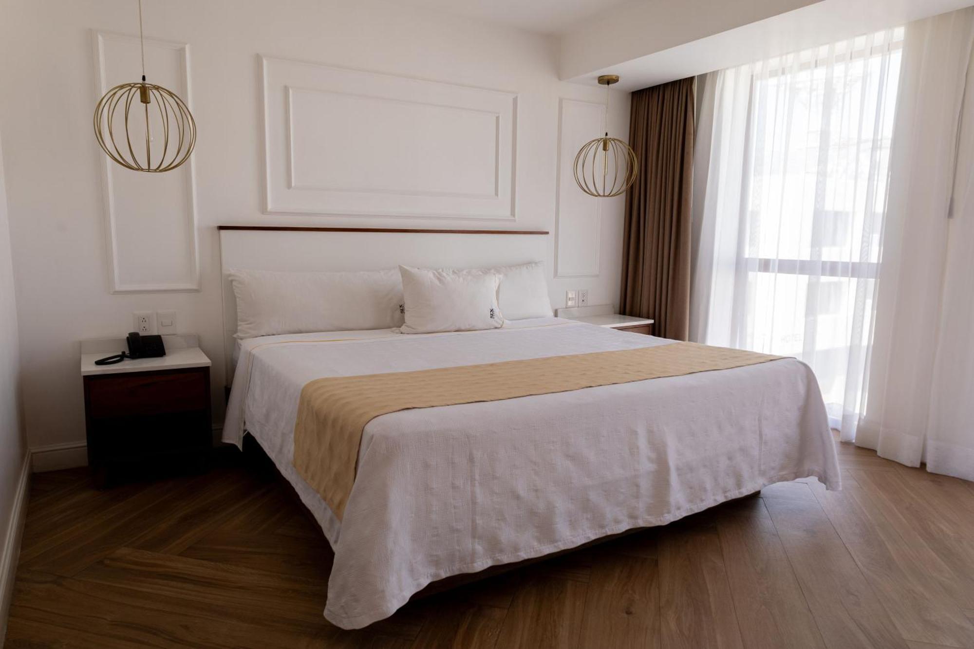 Six Hotel Guadalajara Degollado מראה חיצוני תמונה
