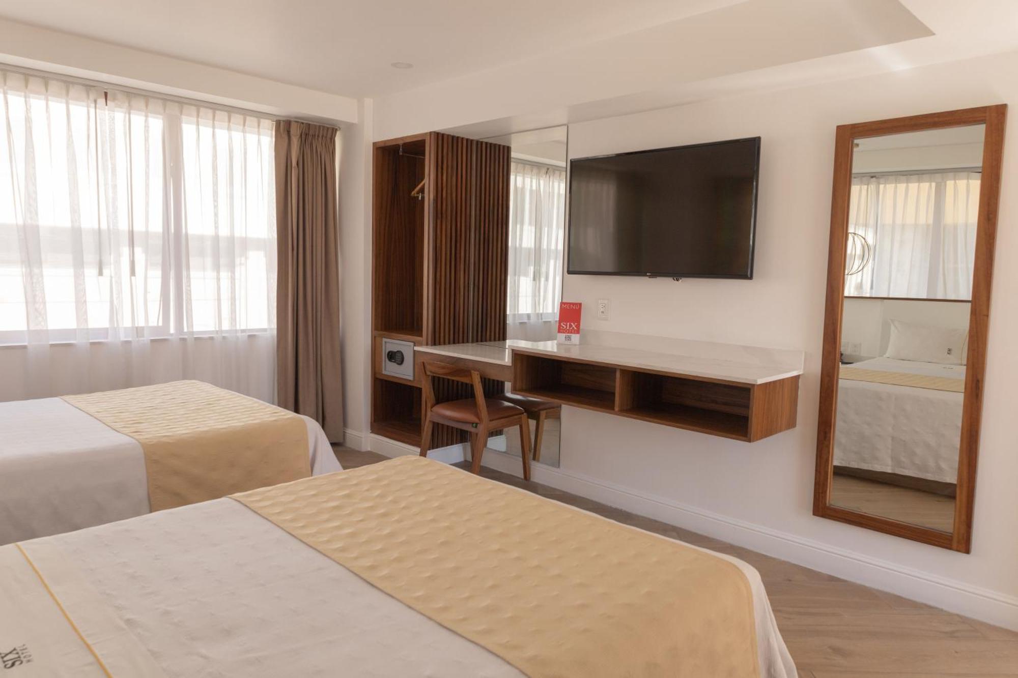 Six Hotel Guadalajara Degollado מראה חיצוני תמונה